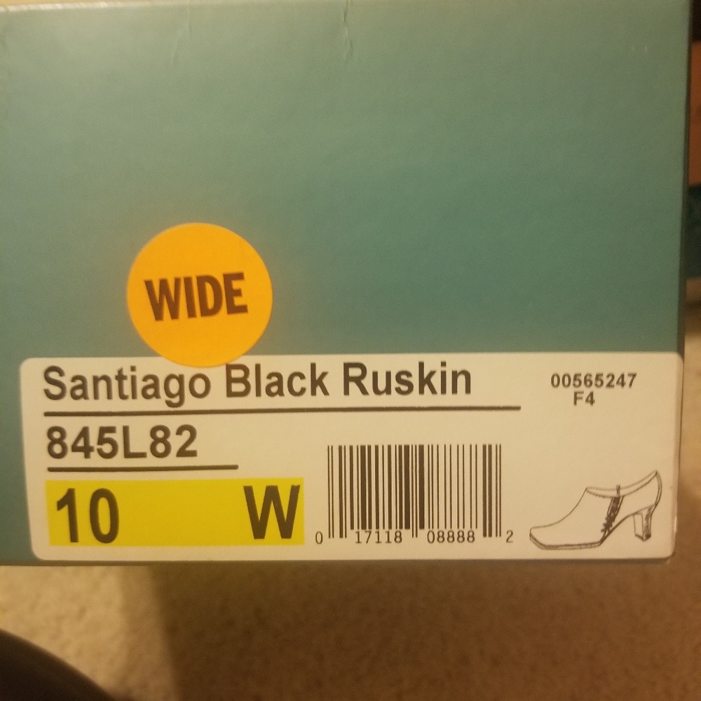 Shoes - Picture 4 of 4